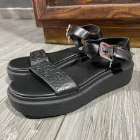 GBG Los Angeles Women's Black Medium Platform Sandals - Picture 3 of 4